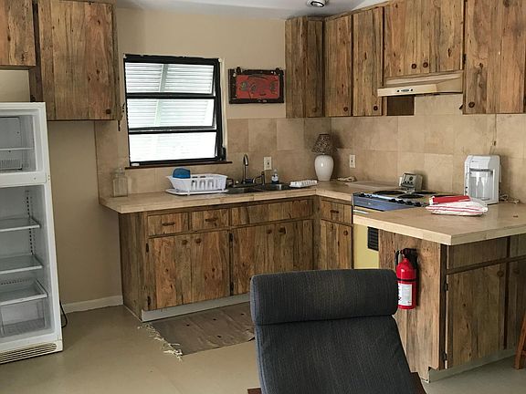 5th image of 2220 Dixon Ln