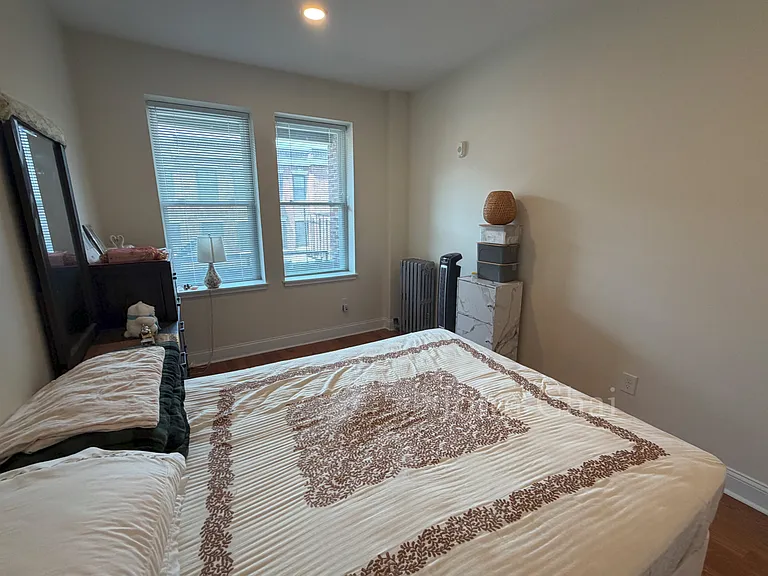 123 Sutherland Rd #E — Photo 13