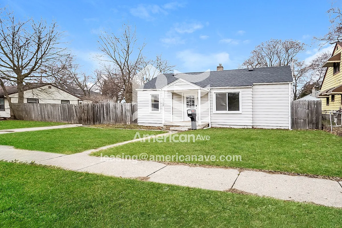 571796_002_front_view_2.jpg - 23115 Powell Ave
