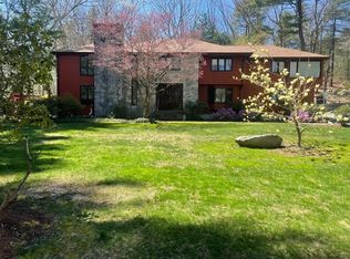 27 Huckleberry Hill Rd, Lincoln, MA 01773