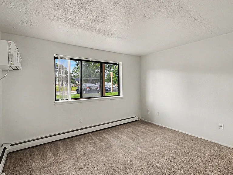 Waverly Park Apartments — Photo 7