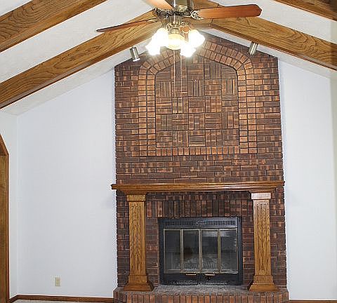 5th image of 822 Spruce Dr