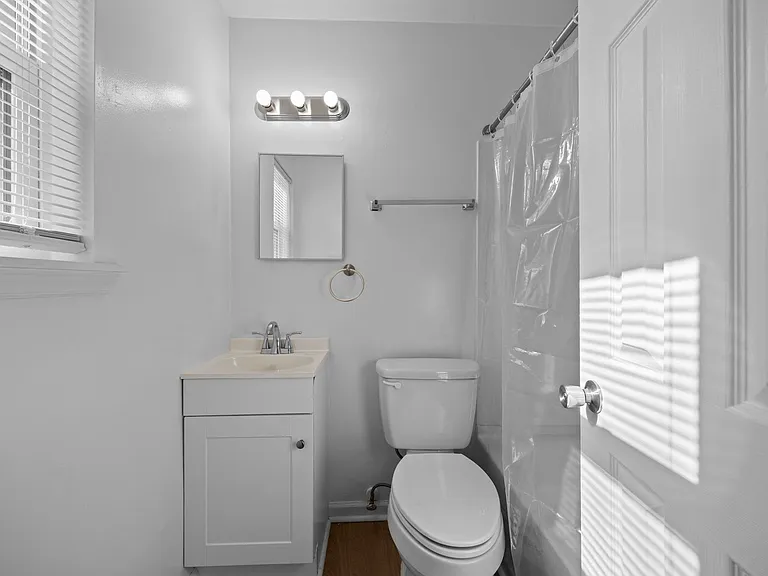 2415 Vesson Ave — Photo 10