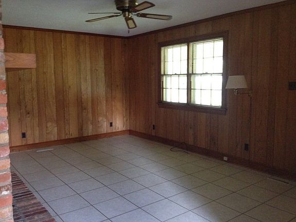 4th image of 700 E Forest Hill Dr