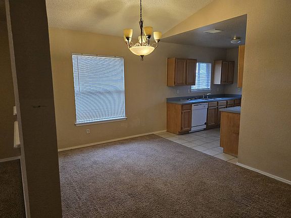 5th image of 12105 Castle View Way