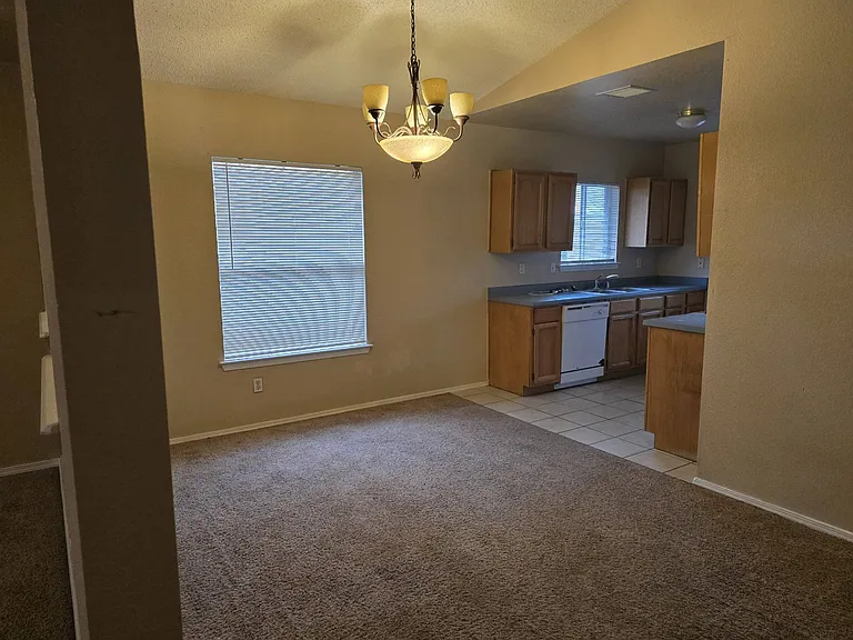 12105 Castle View Way — Photo 5