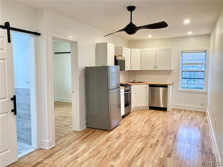 56 Trinity Pl #4 — Photo 3