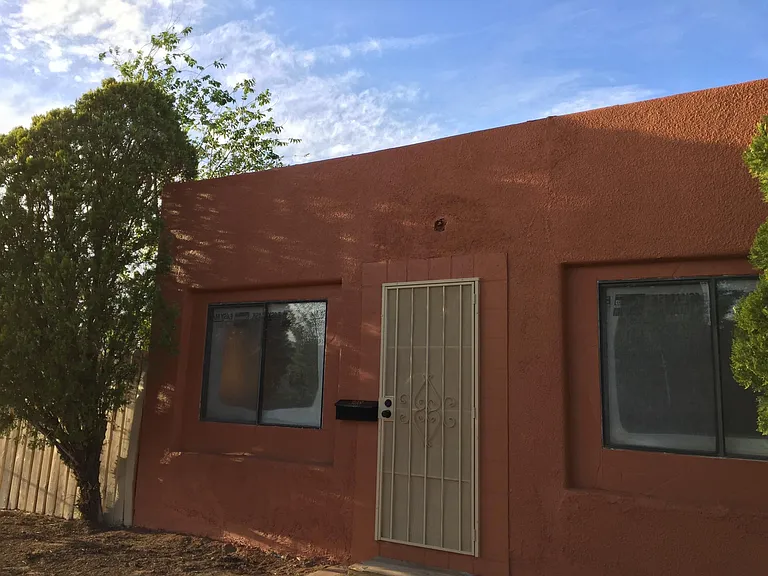 308 W Cherry St — Photo 1
