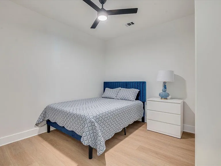 3000 Duval St #102 — Photo 20
