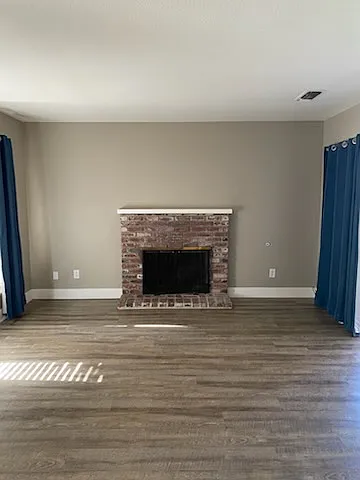 1220 N Mitchell Ave — Photo 4