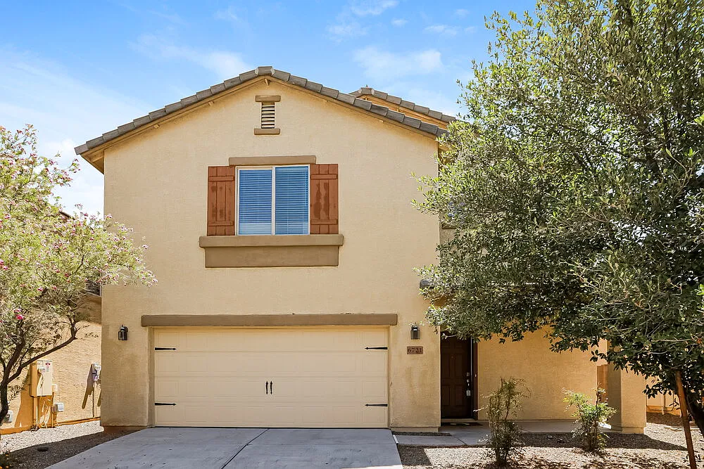 4 bed, 2.5 bath, 2053 sqft, $2,420 — Photo 1