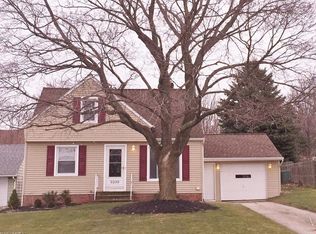 5239 Robinhood Dr, Willoughby, OH 44094