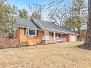 1411 Hillcrest Dr, Blacksburg, VA 24060