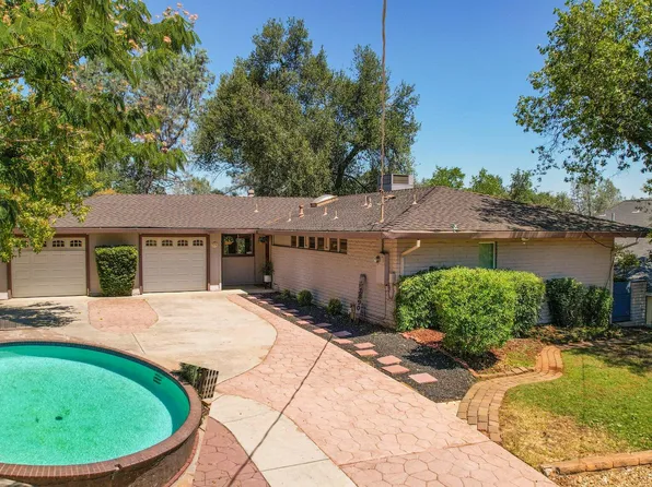 1890 Manchester Dr, Redding, CA 96002