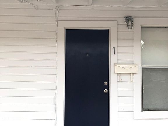 2nd image of 606 W Mulberry Ave