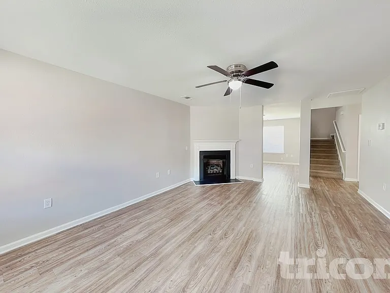 2216 Gooseberry Rd — Photo 3