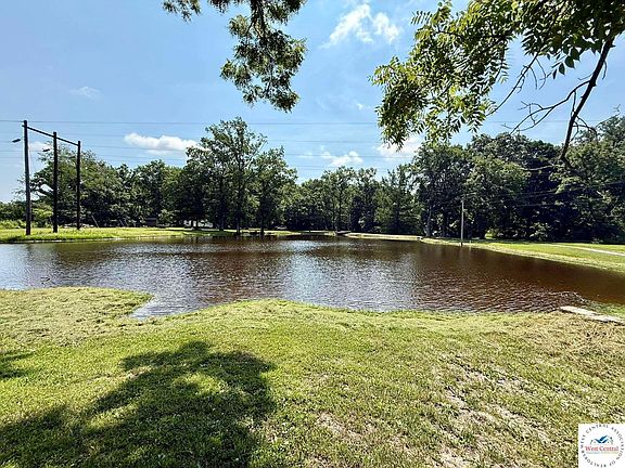 2nd image of 910 NE 301st Rd
