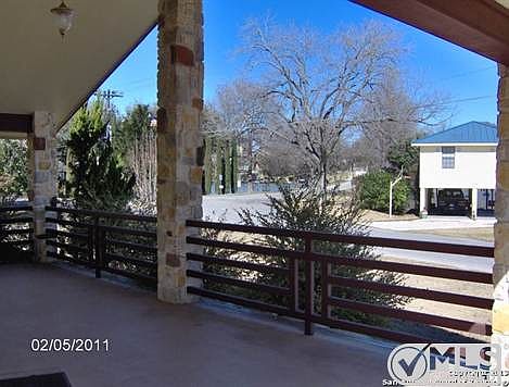 4th image of 207 Royal George Cir