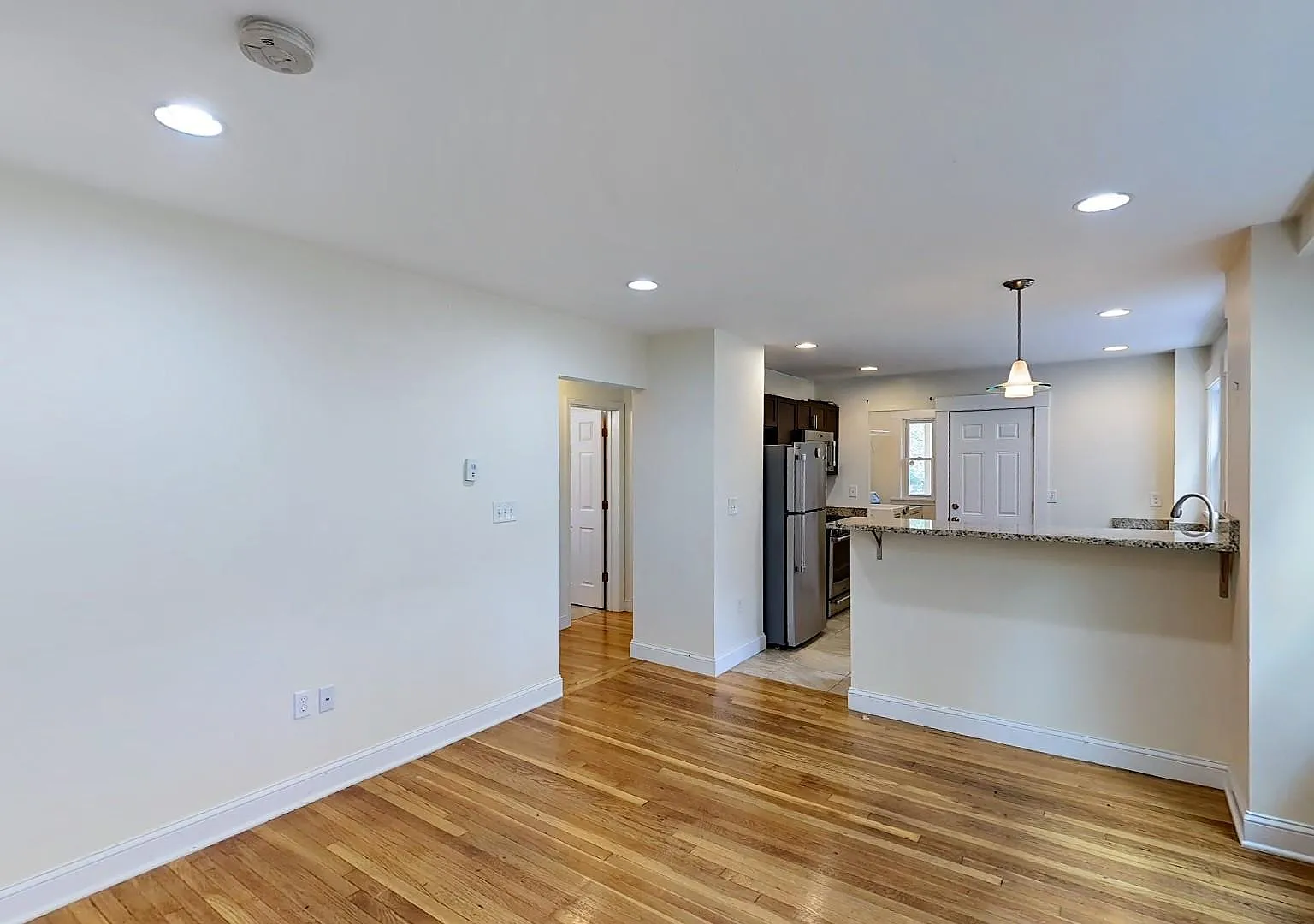 742 Washington St — Photo 2
