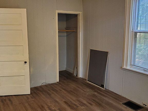 3rd image of 5134 Terry Ave