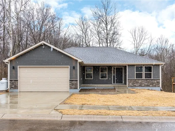 209 Esther Dr, Lewisburg, OH 45338