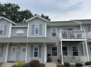 307 Cambridge Manor Dr, Scotia, NY 12302
