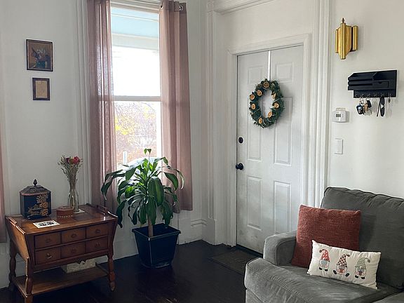 APT DOOR, LIVING ROOM