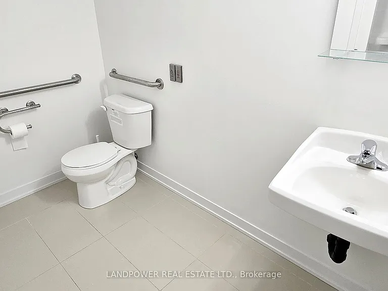 1800 Simcoe St N #313 — Photo 32