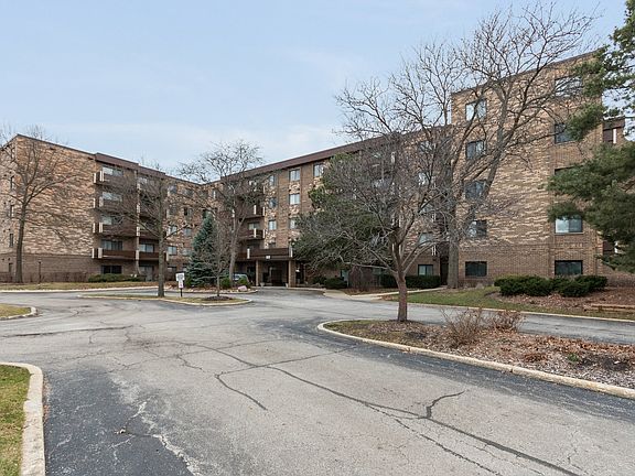 2nd image of 700 Wellington Ave Unit 217