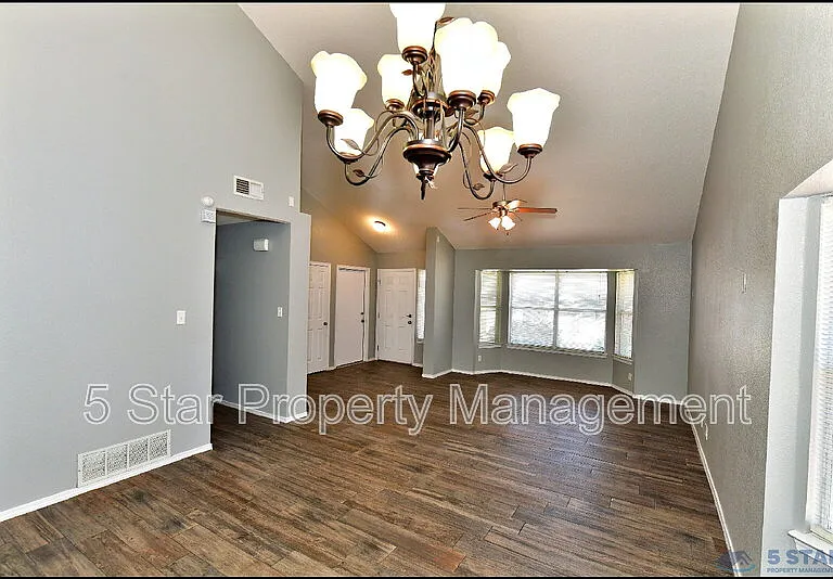 804 Margarita St — Photo 14