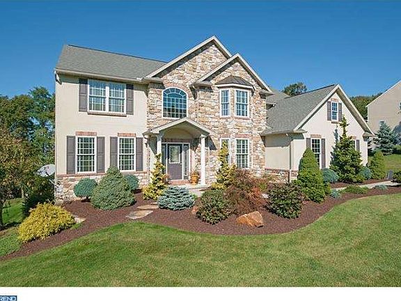 2nd image of 41 Augusta Ln