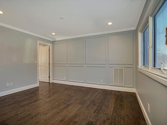 4th image of 22 Searington Dr