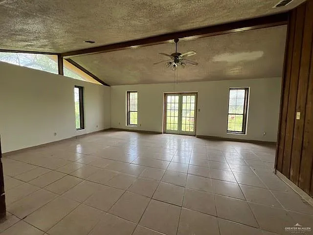 1 bed, 1.0 bath, 7062 sqft, $700 — Photo 3