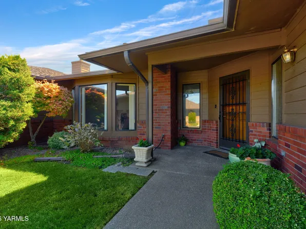 101 N 48th Ave APT 39B, Yakima, WA 98908