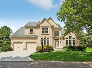 9615 Savannah Crossing Ct, Vienna, VA 22182