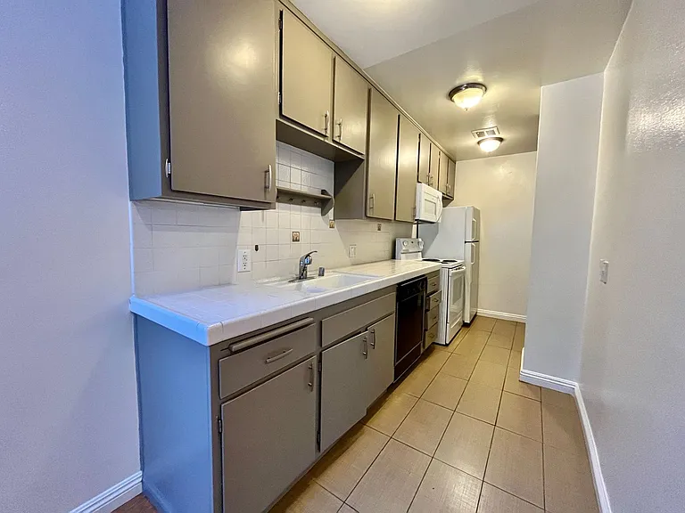 10747 Wilshire Blvd #507 — Photo 6