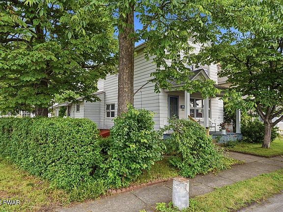 3rd image of 1803 Ross Ave