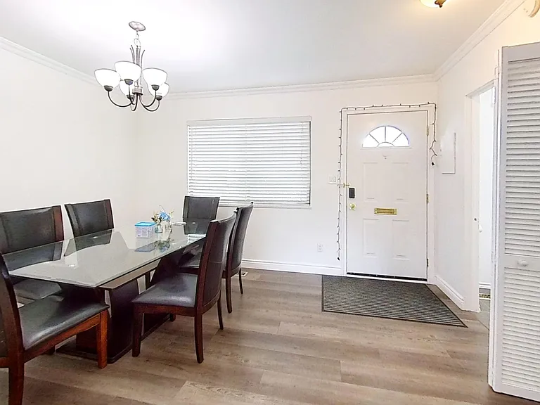 9411 Glendower Dr #3XX — Photo 3