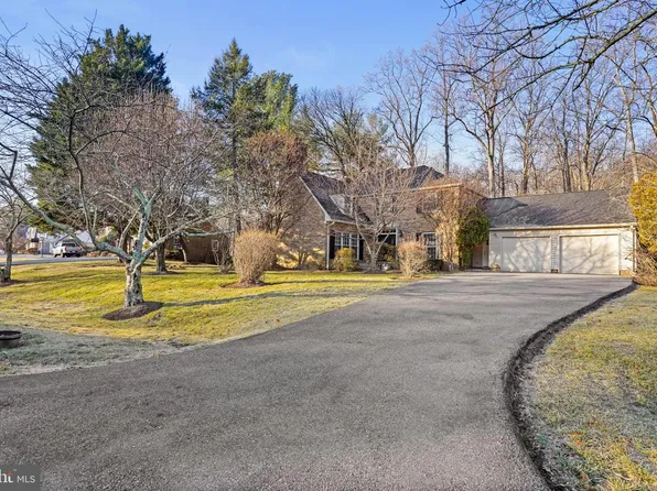 9412 Falls Bridge Ln, Rockville, MD 20854