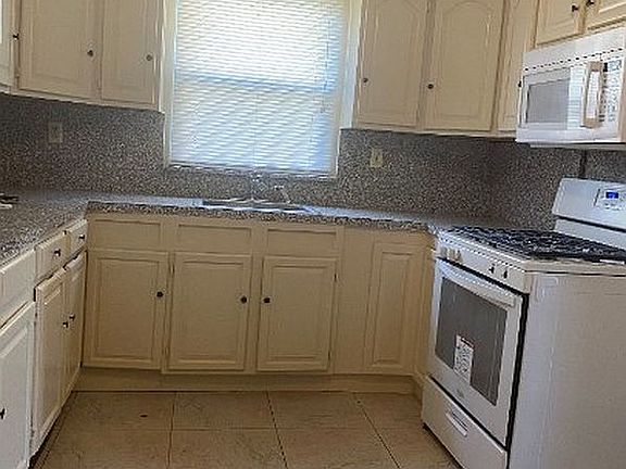 4th image of 376 Grandview Ave