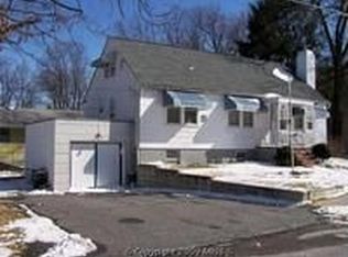 8027 Ridgely Oak Rd, Baltimore, MD 21234