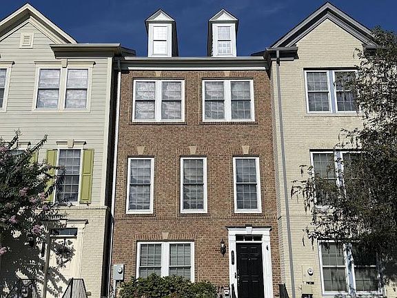 2nd image of 175 Great Laurel Sq SE