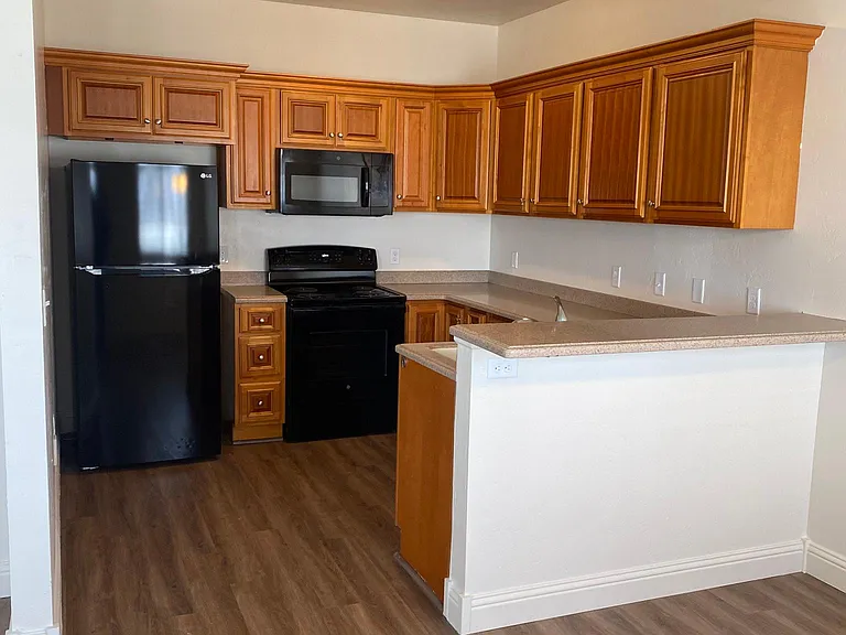 1587 N 565 W #104 — Photo 3