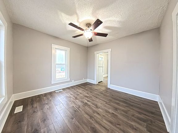 2nd image of 1110 Fremont St