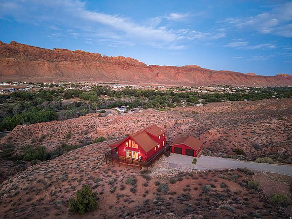 2nd image of 1707 SW Kayenta Dr