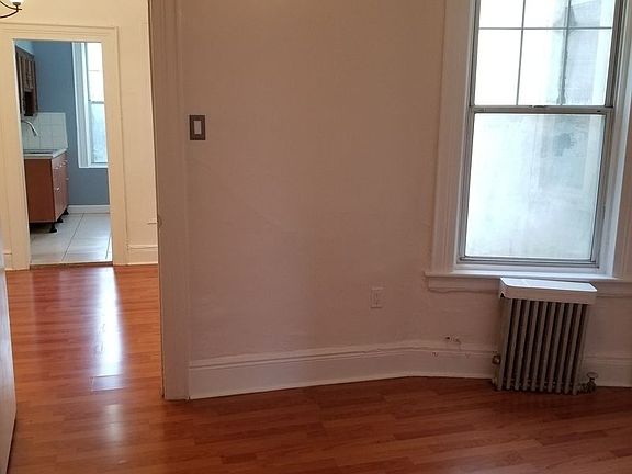 4th image of 498 Prospect Ave #2