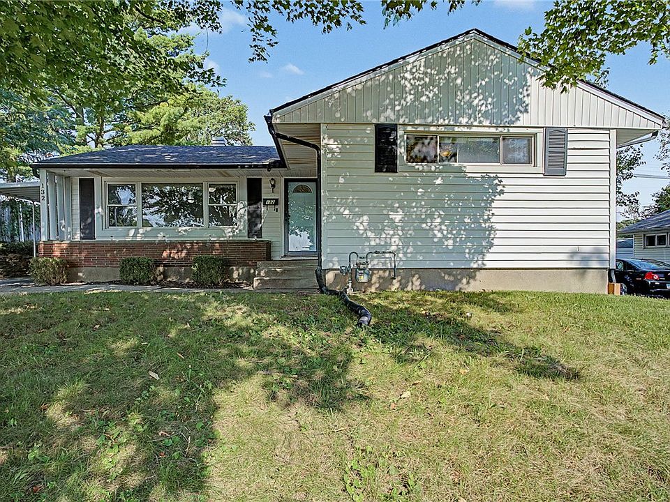 1st image of 132 Circle Dr