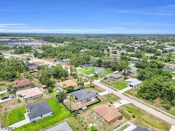 3rd image of 1914 Sunniland Blvd
