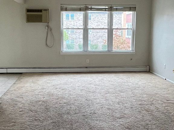 2nd image of 119 Riverview Ct #119