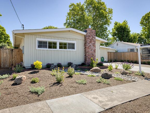 3rd image of 916 Colorado Boulevard